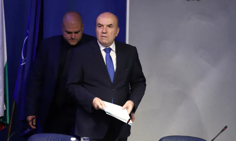 178 хиляди българи са гласували зад граница, МВнР предлага формиране на РИК Чужбина - Tribune.bg