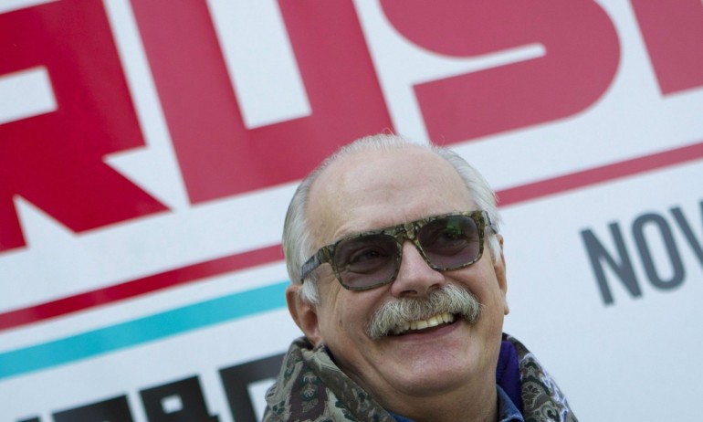 Украйна обяви режисьора Никита Михалков за международно издирване - Tribune.bg