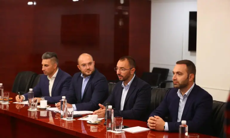 Хекимян на среща с АИКБ: С модернизацията на Топлофикация ще гарантираме достъпна цена на парното - Tribune.bg