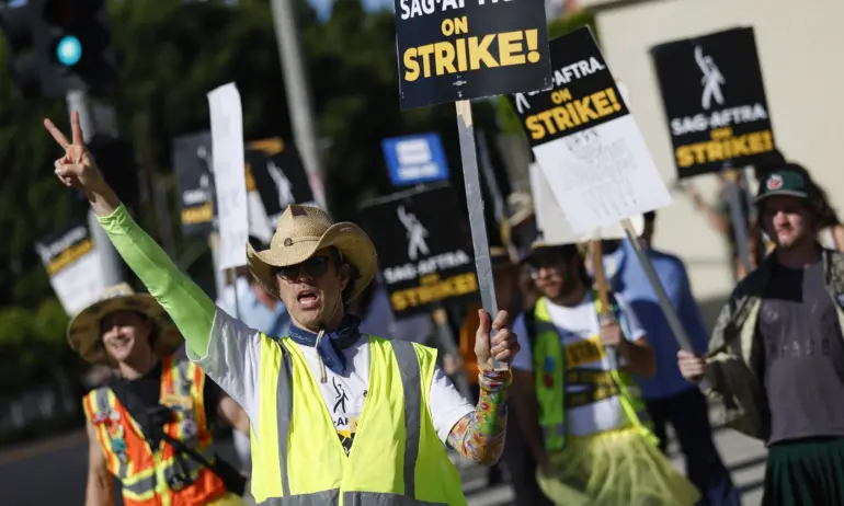 Край на 4-месечната актьорска стачка в Холивуд - Tribune.bg