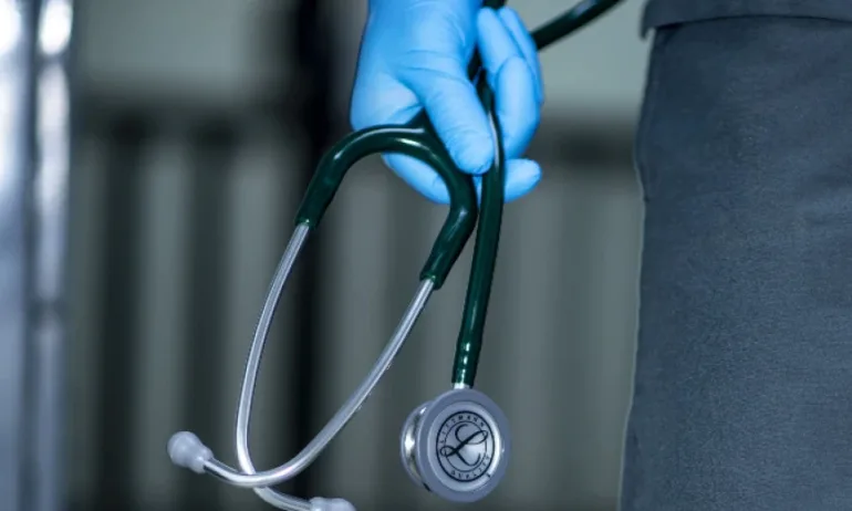 Лична лекарка си измисли административна такса - Tribune.bg