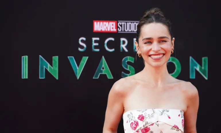 Емилия Кларк отново е сама - Tribune.bg