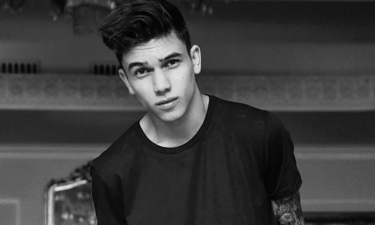 СДВР: Няма следи от насилие при смъртта на певеца Денис Теофиков - Tribune.bg