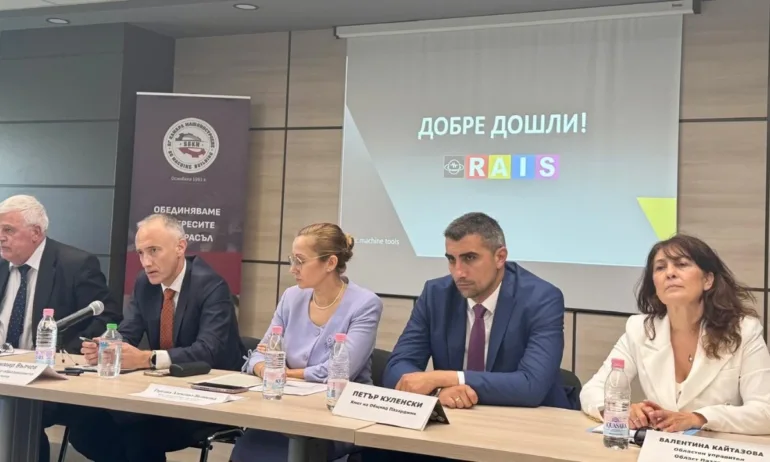 Министър Вълчев: Най-големите икономически загуби ще дойдат от липсата на кадри - Tribune.bg