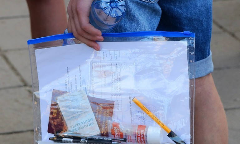 Над 110 хиляди седмокласници и десетокласници ще се явят на национално външно оценяване тази седмица - Tribune.bg