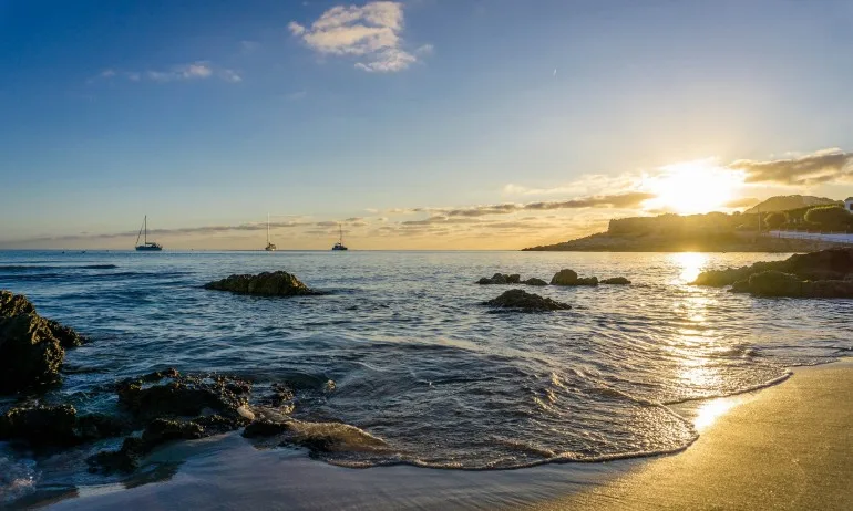 Испания се готви за летен сезон без чуждестранни туристи - Tribune.bg