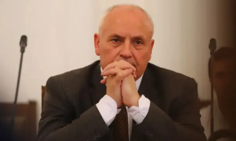 Шефът на БАБХ: Продължавам да ходя с охрана - Tribune.bg