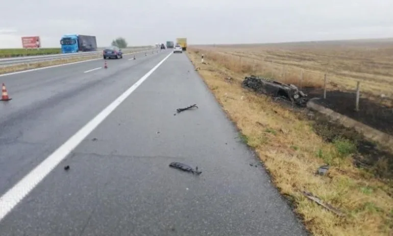 Още една тежка катастрофа на АМ Тракия, двама загинаха при удар между кола и два тира край Карнобат - Tribune.bg