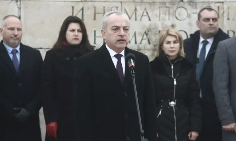 Гълъб Донев емоционално от Шипка: И днес родината ни има нужда от своите опълченци по дух и идеалисти по душа - Tribune.bg