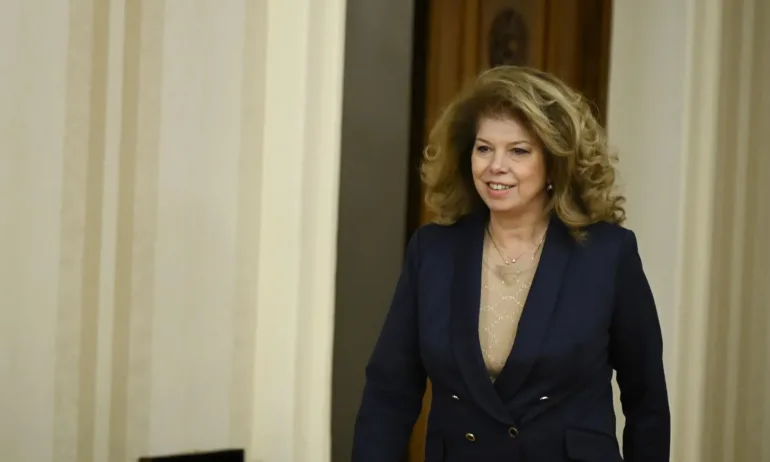 Президентът кани четири формации на консултации в сряда - Tribune.bg