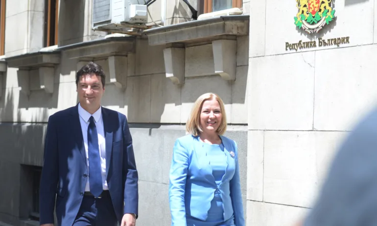 Крум Зарков прие ключа от сейфа с държавния печат и даде заявка за Съвет по криминологични изследвания - Tribune.bg