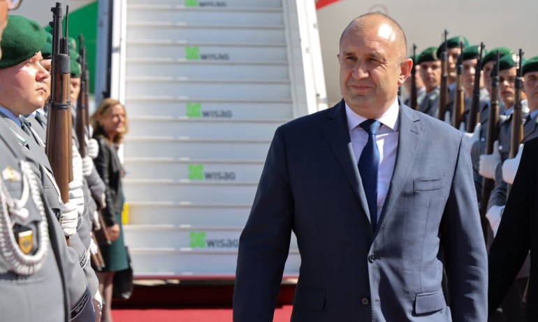 Радев от Германия: Руските МиГ-29 могат да летят най-много още година - Tribune.bg