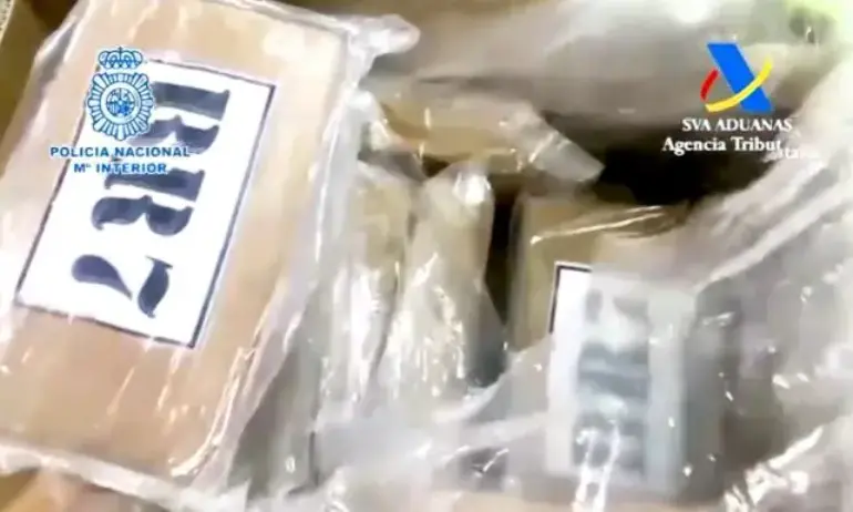 Испанската полиция иззе рекордните 9.5 тона кокаин, скрит в контейнер