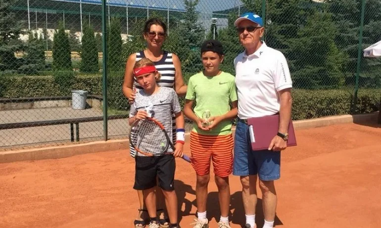 Александър Василев и Естела Иванова спечелиха утешителната надпревара на Редута къп - Tribune.bg