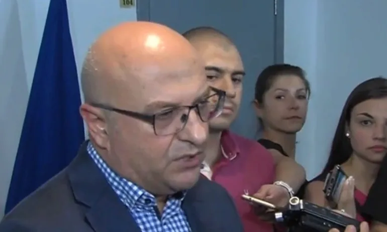 ГДБОП: Писмата с бомбени заплахи идват от Швейцария и Сейшелите - Tribune.bg