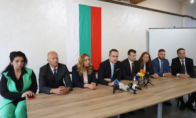 И Възраждане остават категорично в опозиция - Tribune.bg