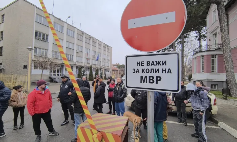 Казанлък на протест заради починал арестант - Tribune.bg