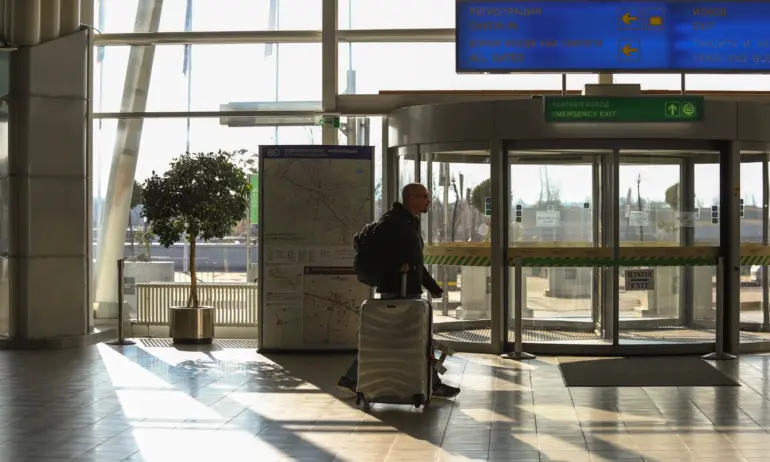 Проверяват сключени договори за правни и счетоводни услуги от Летище София - Tribune.bg