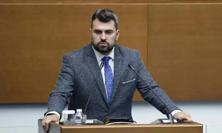 Георг Георгиев: Премиерът Радев трябваше да се обади директно на Песков или на президента Путин - Tribune.bg