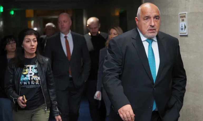 Севделина Арнаудова: Само на вас ви докладваха полицаи – не съдете по себе си - Tribune.bg