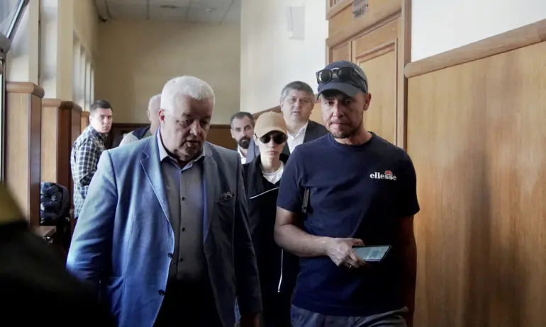 По същия сценарий: Отложиха делото за мярката на Петя Банкова и Стефан Димитров заради отсъствието на адвокат