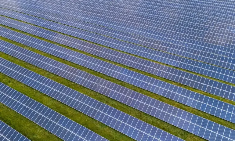 ЕК създава Соларна академия, за да компенсира недостига на кадри в сектора - Tribune.bg