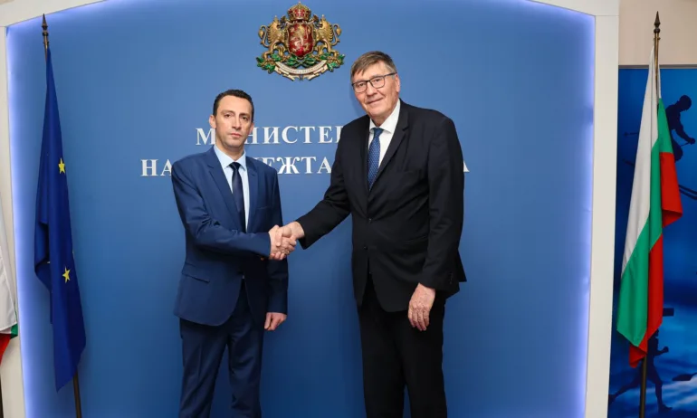 Иван Пешев пое поста министър на младежта и спорта от Георги Глушков - Tribune.bg