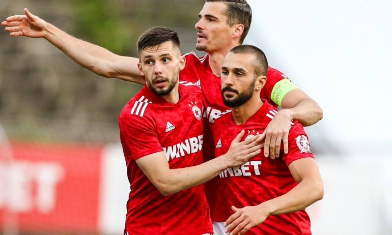 Позлатяват футболистите на ЦСКА при успех на финала - Tribune.bg