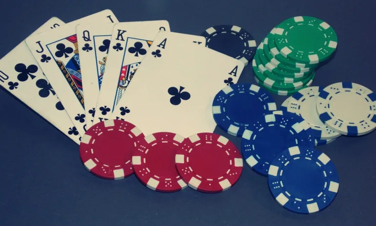 Компаниите, лицензирани да организират хазартни игри онлайн на територията на