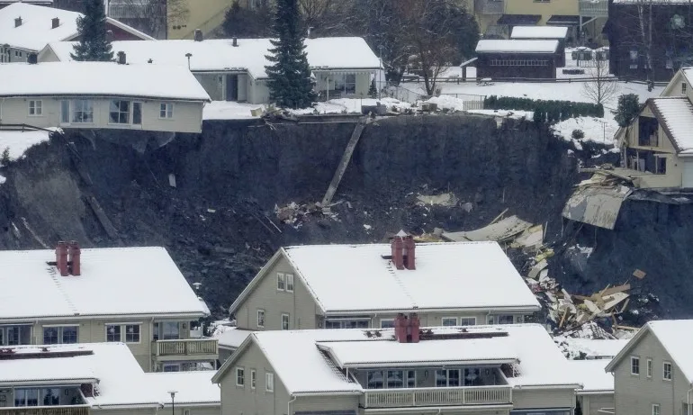 Свлачище затрупа къщи в Норвегия, има ранени и десетки изчезнали - Tribune.bg