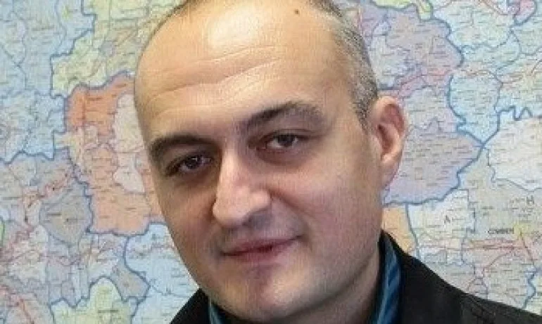 Писна ми да гледам качулките и батките, които ще ни определят бъдещето! - Tribune.bg