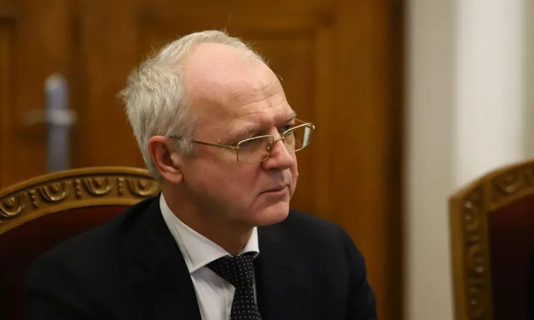 Васил Велев: Мен ме е страх, че няма да минем без вдигане на данъци - Tribune.bg