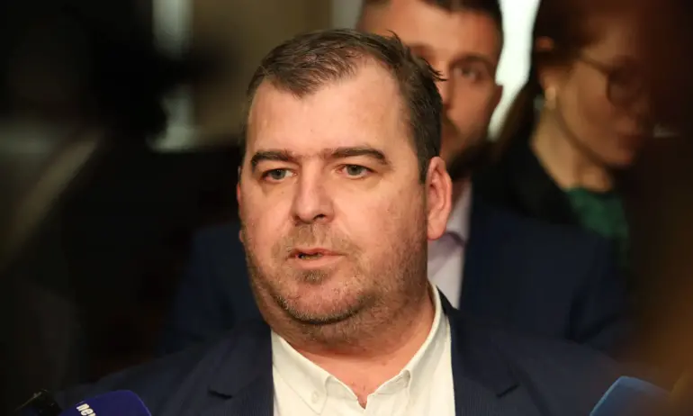 Явор Гечев: Проблемът с бездомните животни е на автопилот, гуру е общинарка с налудничави идеи - Tribune.bg