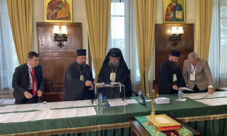 В Синодалната палата започна гласуването за избор на патриарх (ВИДЕО)