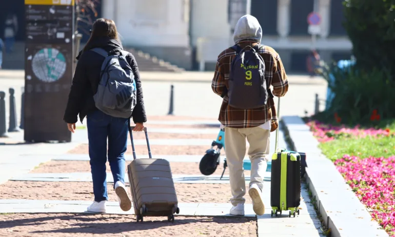 Туроператори искат легализиране на превозите в бранша с 8+ места - Tribune.bg