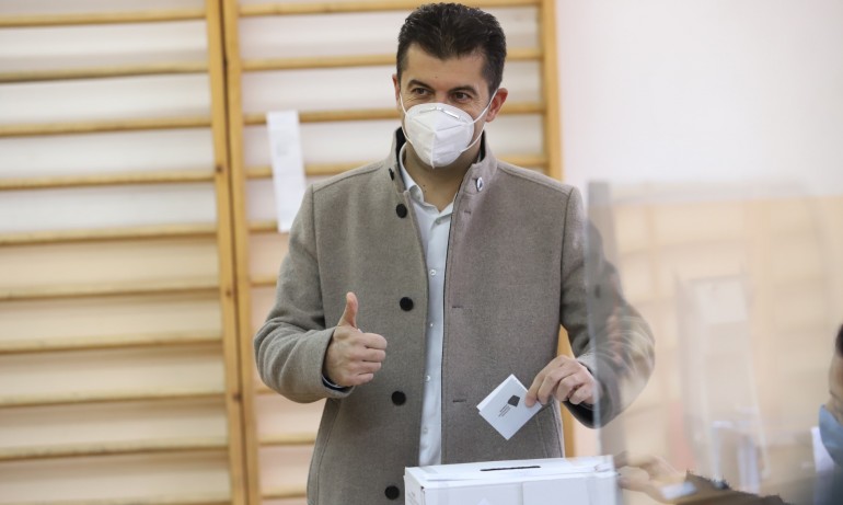 Кирил Петков: Най-важното за бъдещия президент е да слага България над всичко и да бъде обединител (ВИДЕО) - Tribune.bg