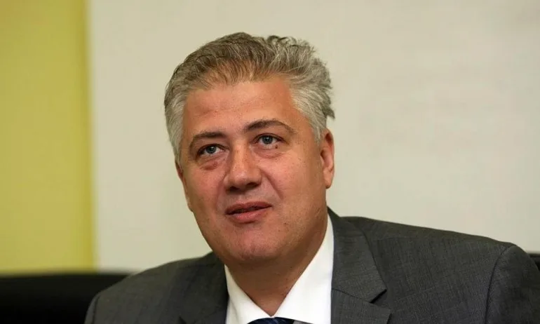 Проф. Балтов разкри: Стойчо Кацаров се опитва да заличи болничния лист, издаден му от Пирогов - Tribune.bg