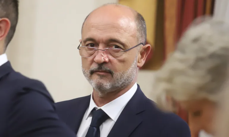 Министър Меджидиев определи ресорите на заместник-министрите на здравеопазването - Tribune.bg