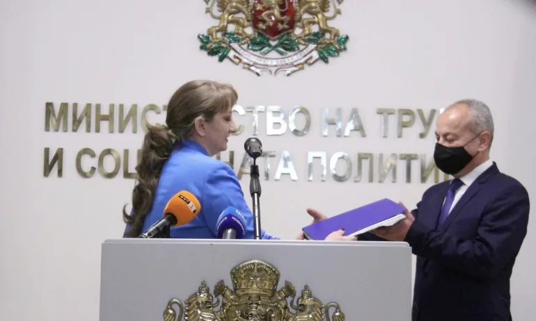 Сачева: Всички мерки за хората и за бизнеса са обезпечени - Tribune.bg