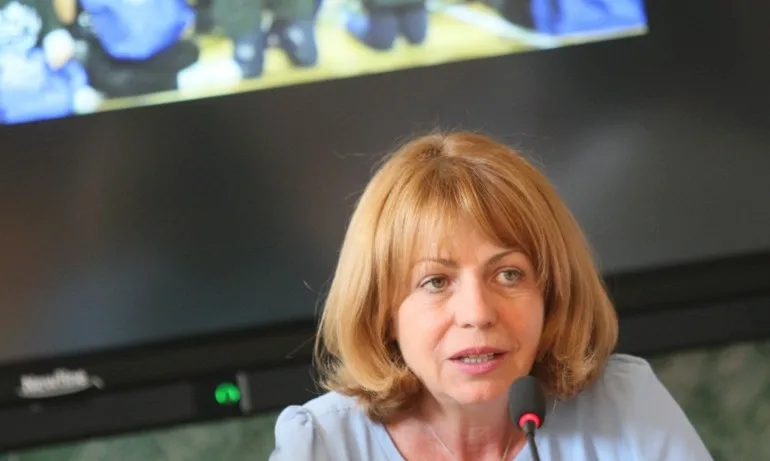 Фандъкова предложи на Манолова да ѝ покаже всичките 100 нови детски градини - Tribune.bg