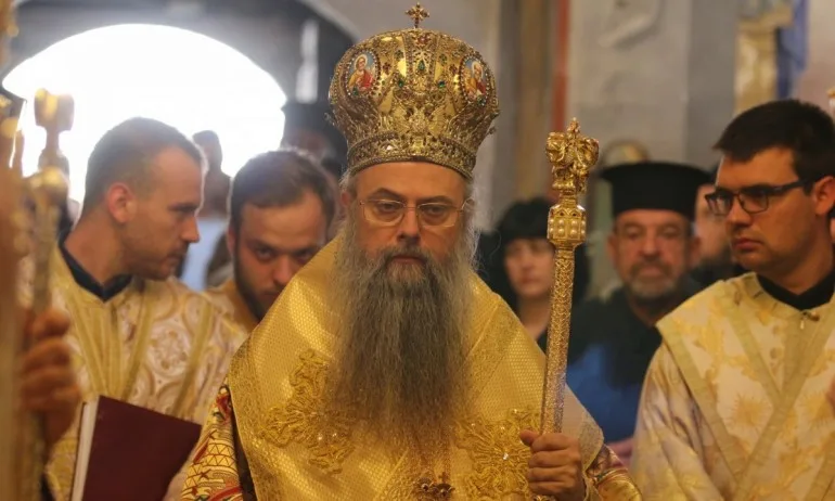 Митрополит Николай: Чудо е че, властта не издаде заповед да затвори храмовете - Tribune.bg