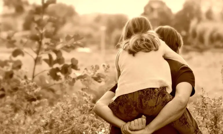 Наръчник за родители: Как да разберете, че детето Ви е тормозено сексуално? - Tribune.bg