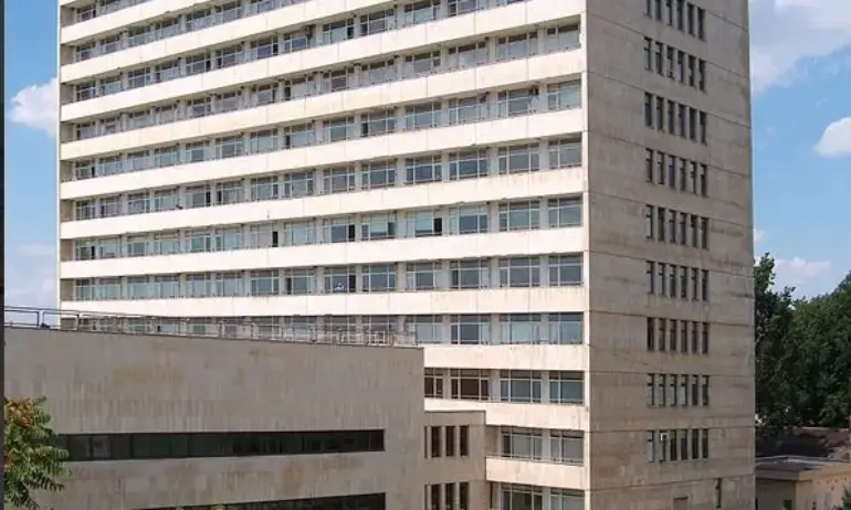 При опит за бягство: 15-годишно сирийче падна от втория етаж на Кризисен център в Русе - Tribune.bg