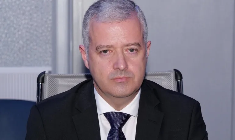 МВнР: Рекорден брой секции в чужбина, а до момента едва 37 000 заявления за гласуване на 11 юли - Tribune.bg