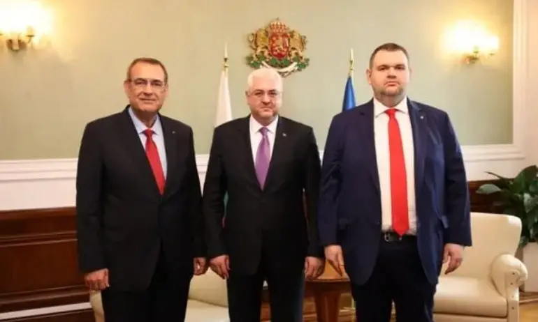 Делян Пеевски и Джевдет Чакъров се срещнаха с турския посланик - Tribune.bg