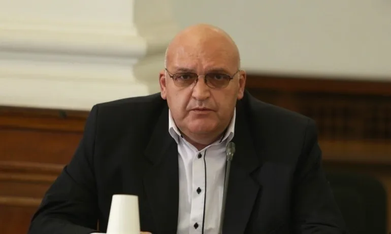 Д-р Николай Брънзалов: Голям процент от българите живеят все едно няма пандемия - Tribune.bg