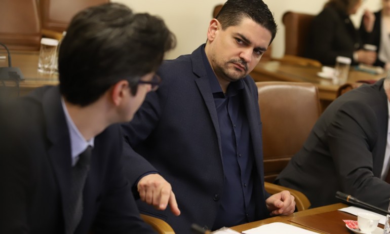 Сега: Финансирането на клубовете изостава фатално, Василев не е увеличил и с лев средствата - Tribune.bg