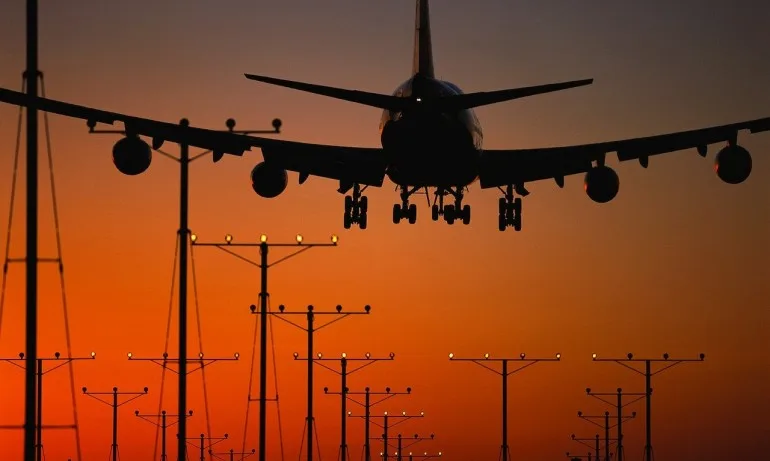 18 пострадаха при инцидент със самолет в Сочи - Tribune.bg