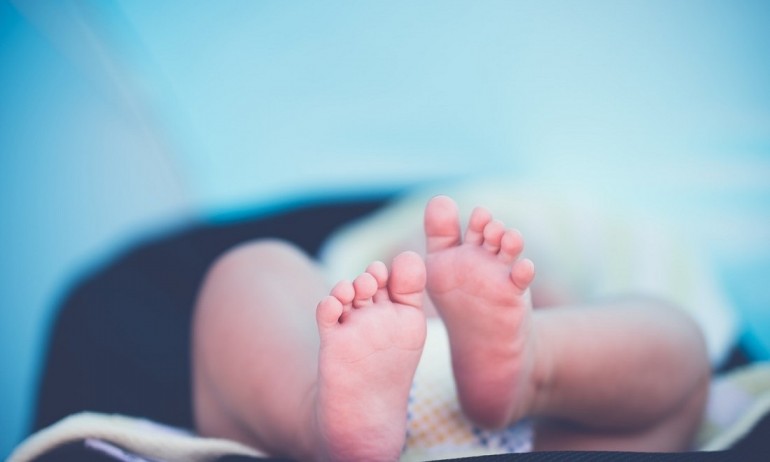 Разследват тежка телесна повреда на новородено в търговищка болница - Tribune.bg