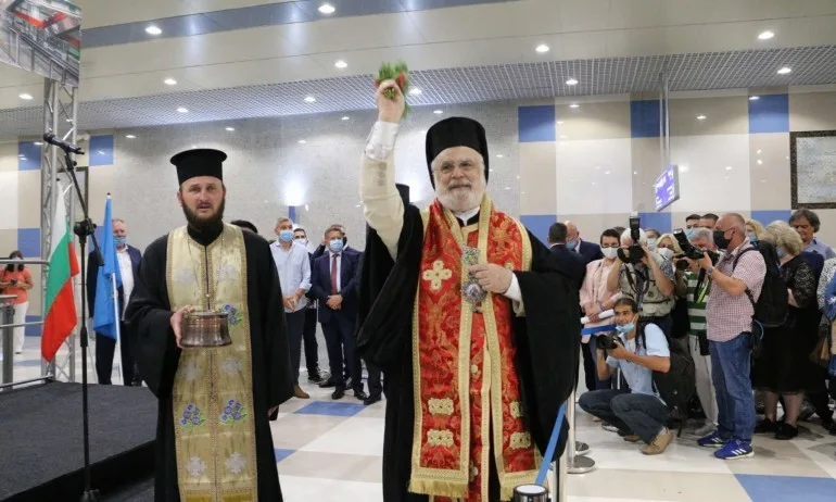 Епископ Тихон: Тежкият път е чрез преминаване през заболяването, а лекият – чрез една ваксинация - Tribune.bg